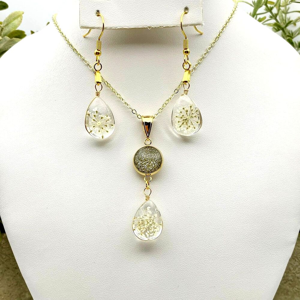 Resin White Dried Flower Resin Teardrop Necklace & Earrings Set Botanical